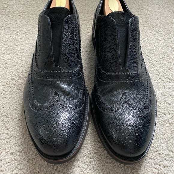 Doucal\'s Black Textured Leather Wingtip Slip-Ons main image 5
